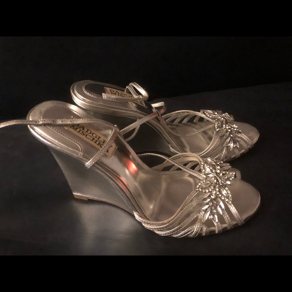 Badgley Mischka bridal wedges. Gorgeous.